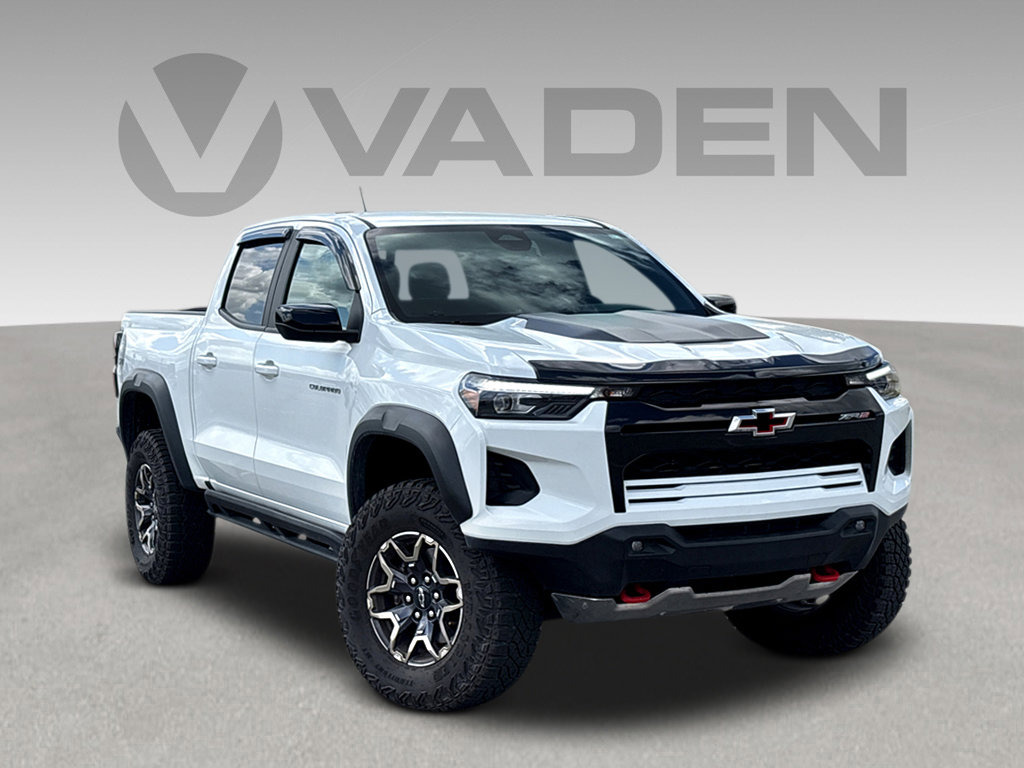 Used 2024 Chevrolet Colorado ZR2 image 1