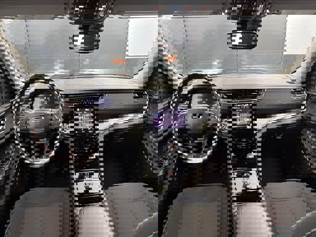 Used 2022 Jeep Grand Cherokee L Laredo w/ Luxury Tech Group I image 24