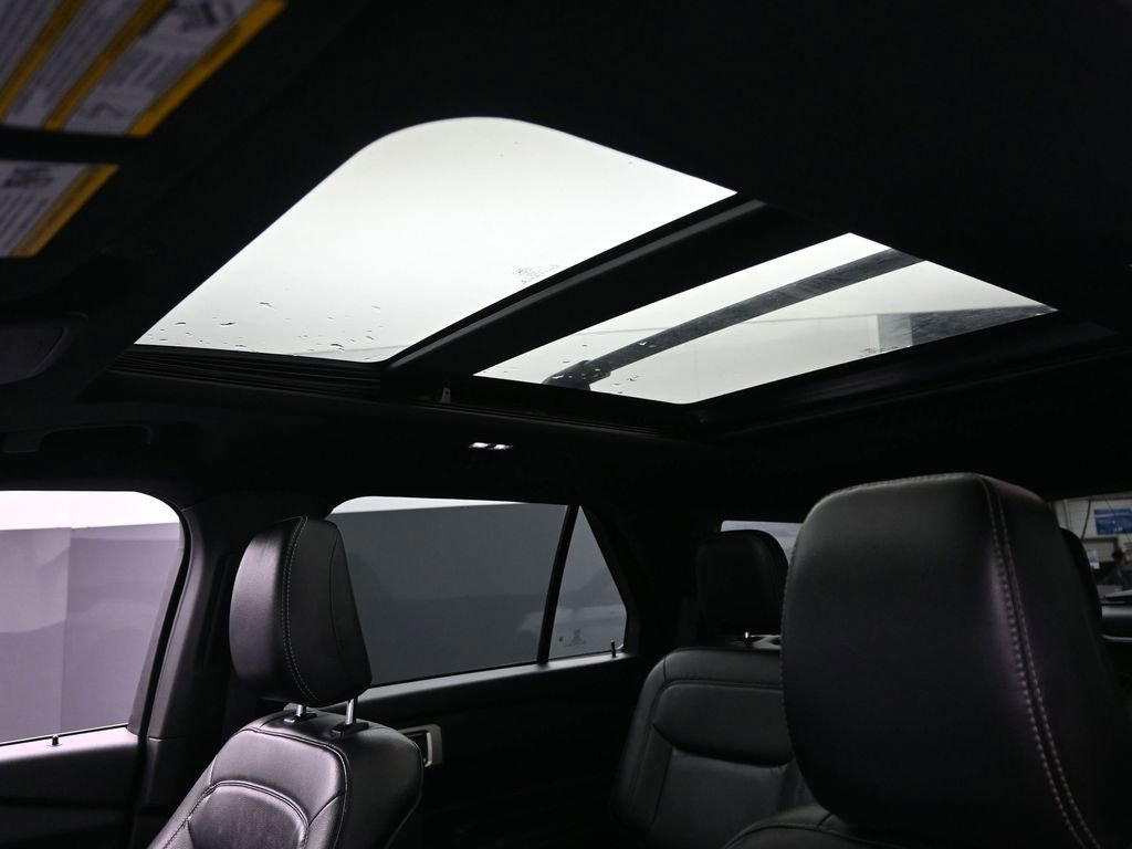 Used 2020 Ford Explorer XLT w/ Equipment Group 202A image 22