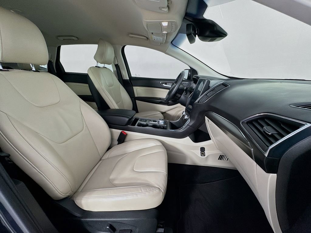 Used 2022 Ford Edge Titanium AWD/4WD image 35