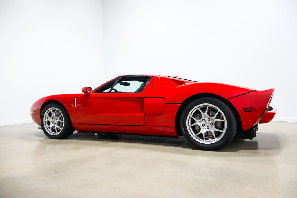 Used 2005 Ford GT image 15
