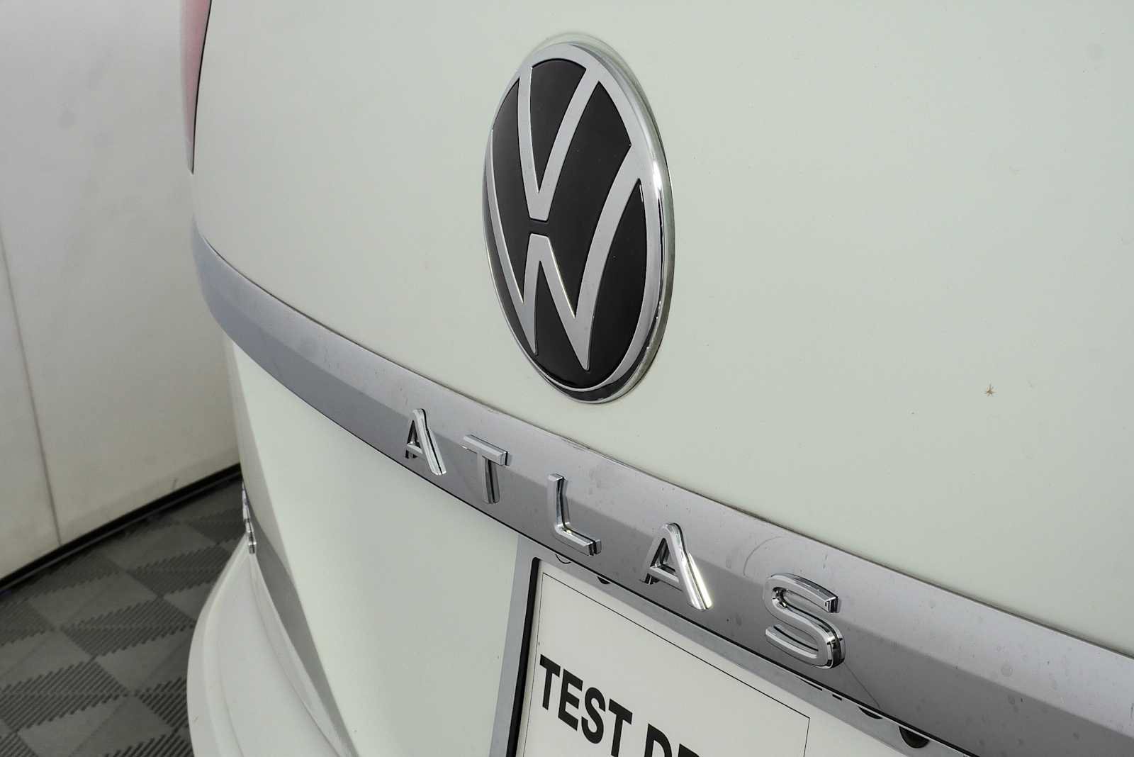 Certified 2023 Volkswagen Atlas Cross Sport SE FWD image 34