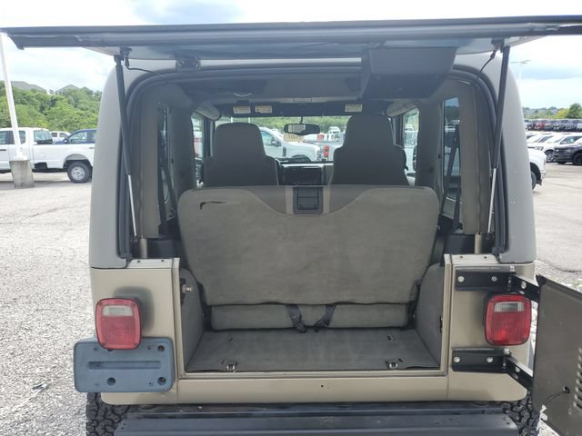Used 2003 Jeep Wrangler Sahara AWD/4WD image 9