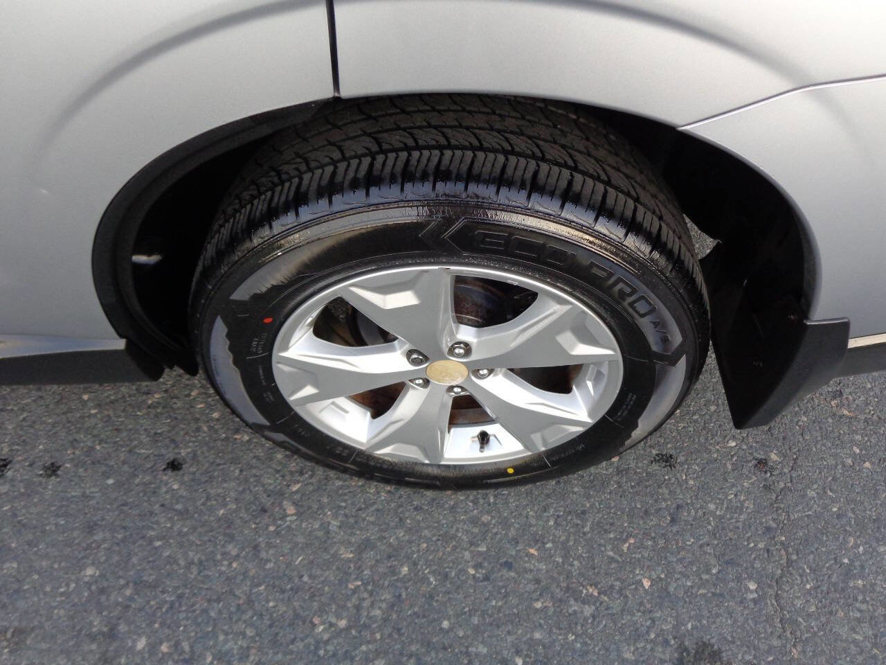 Used 2015 Subaru Forester 2.5i Premium w/ All-Weather Package image 7