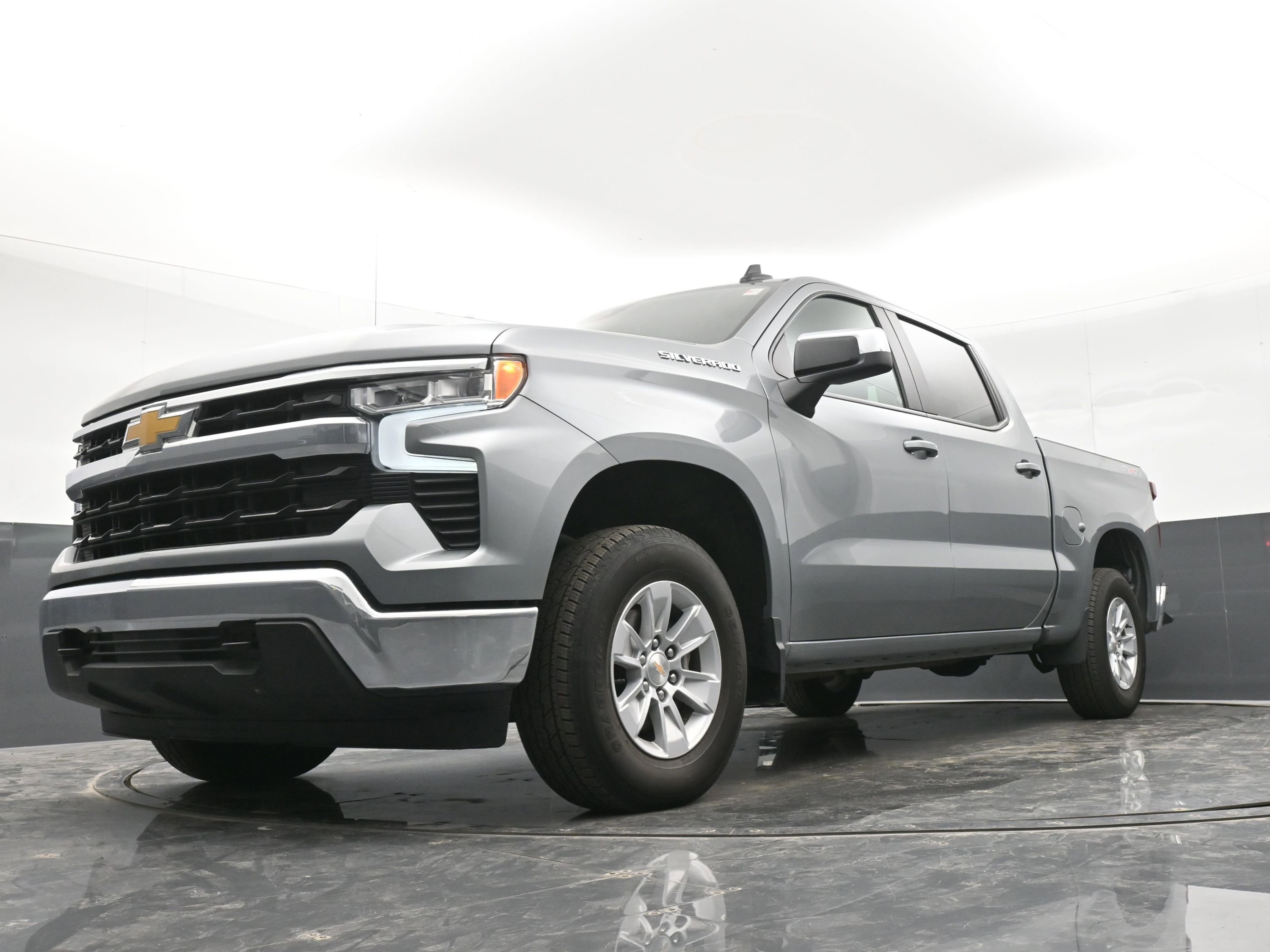 Used 2025 Chevrolet Silverado 1500 LT image 38
