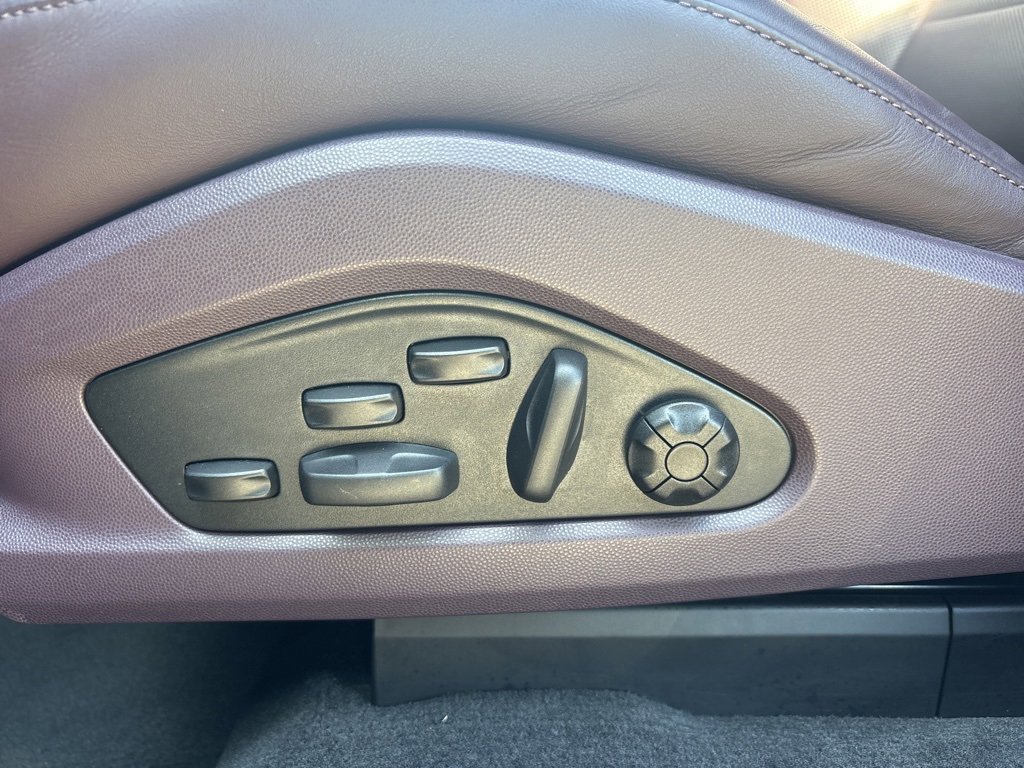 Used 2025 Porsche Macan Electric image 25