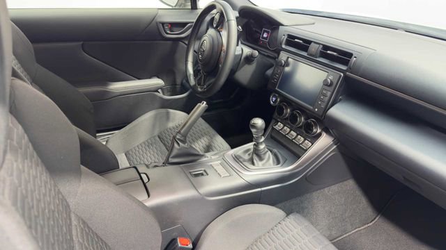 Used 2024 Toyota GR86 RWD image 12