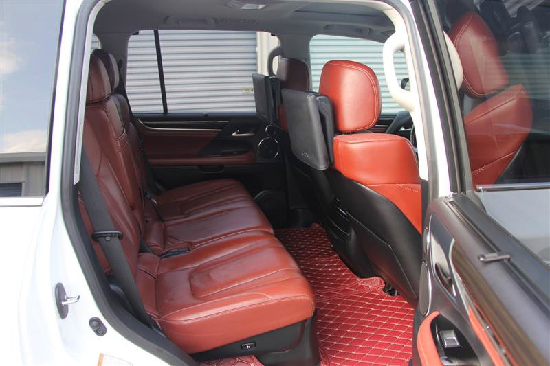 Used 2018 Lexus LX 570 4WD w/ Luxury Package image 26