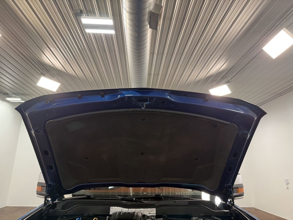 Used 2015 Chevrolet Silverado 2500 High Country w/ Duramax Plus Package image 87