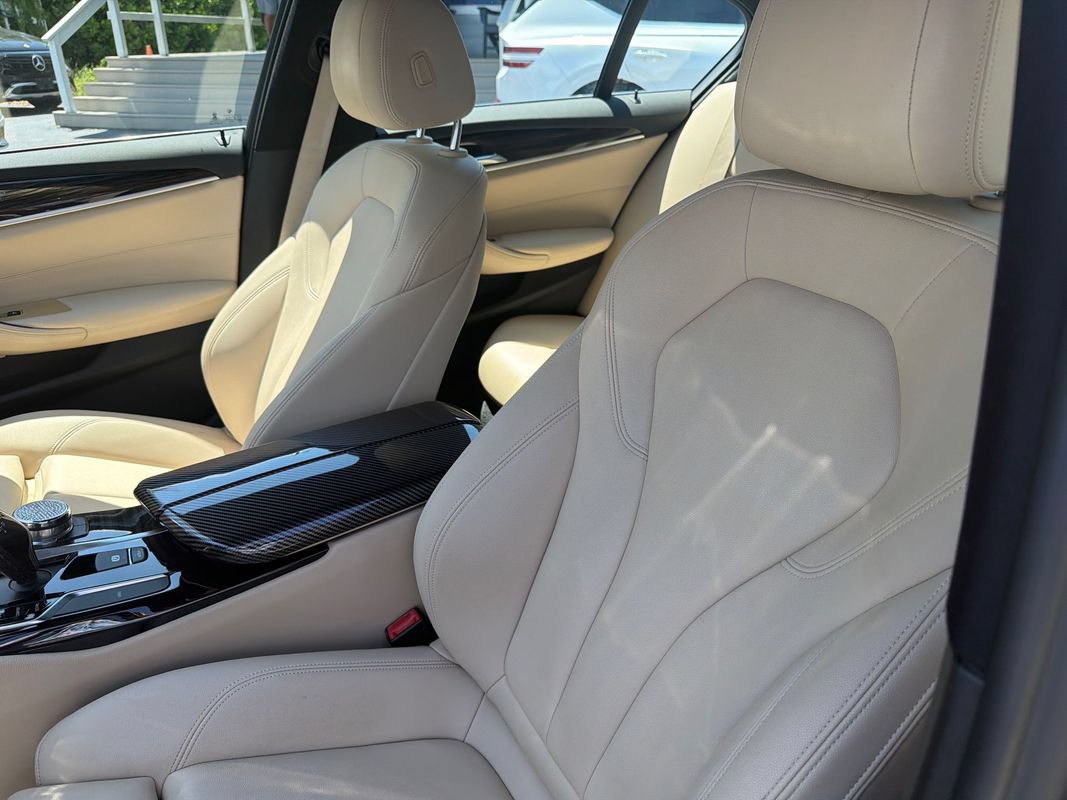 Used 2018 BMW 530e xDrive AWD/4WD image 10