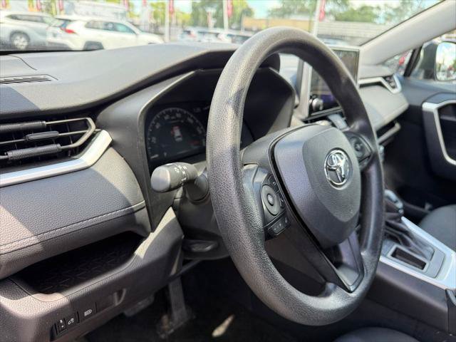 Certified 2025 Toyota RAV4 XLE FWD image 28