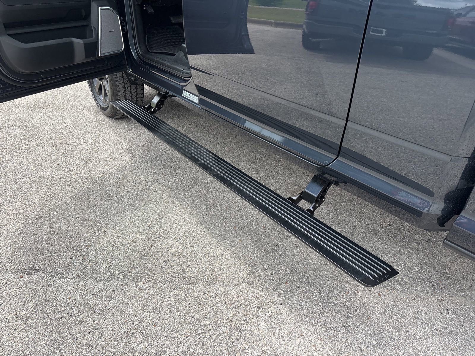 Used 2026 RAM 2500 Laramie AWD/4WD image 10