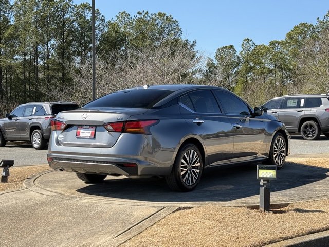 Used 2024 Nissan Altima 2.5 SV image 7