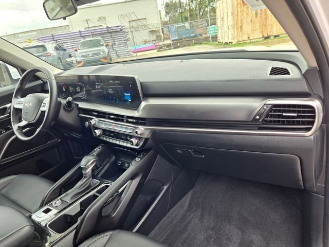 Used 2025 Kia Telluride S image 32