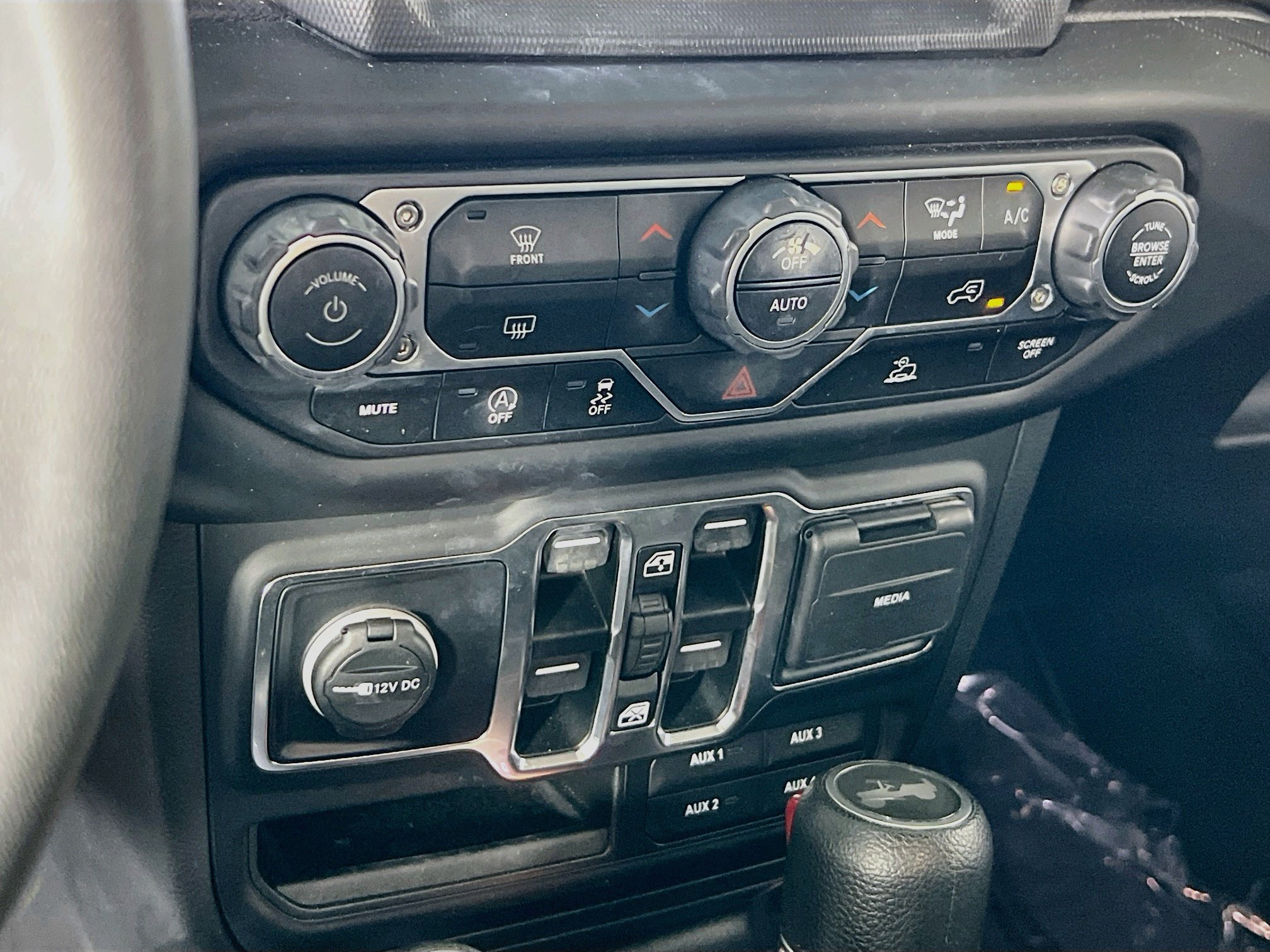 Used 2023 Jeep Wrangler Unlimited Sport w/ Sun And Sound Package AWD/4WD image 16