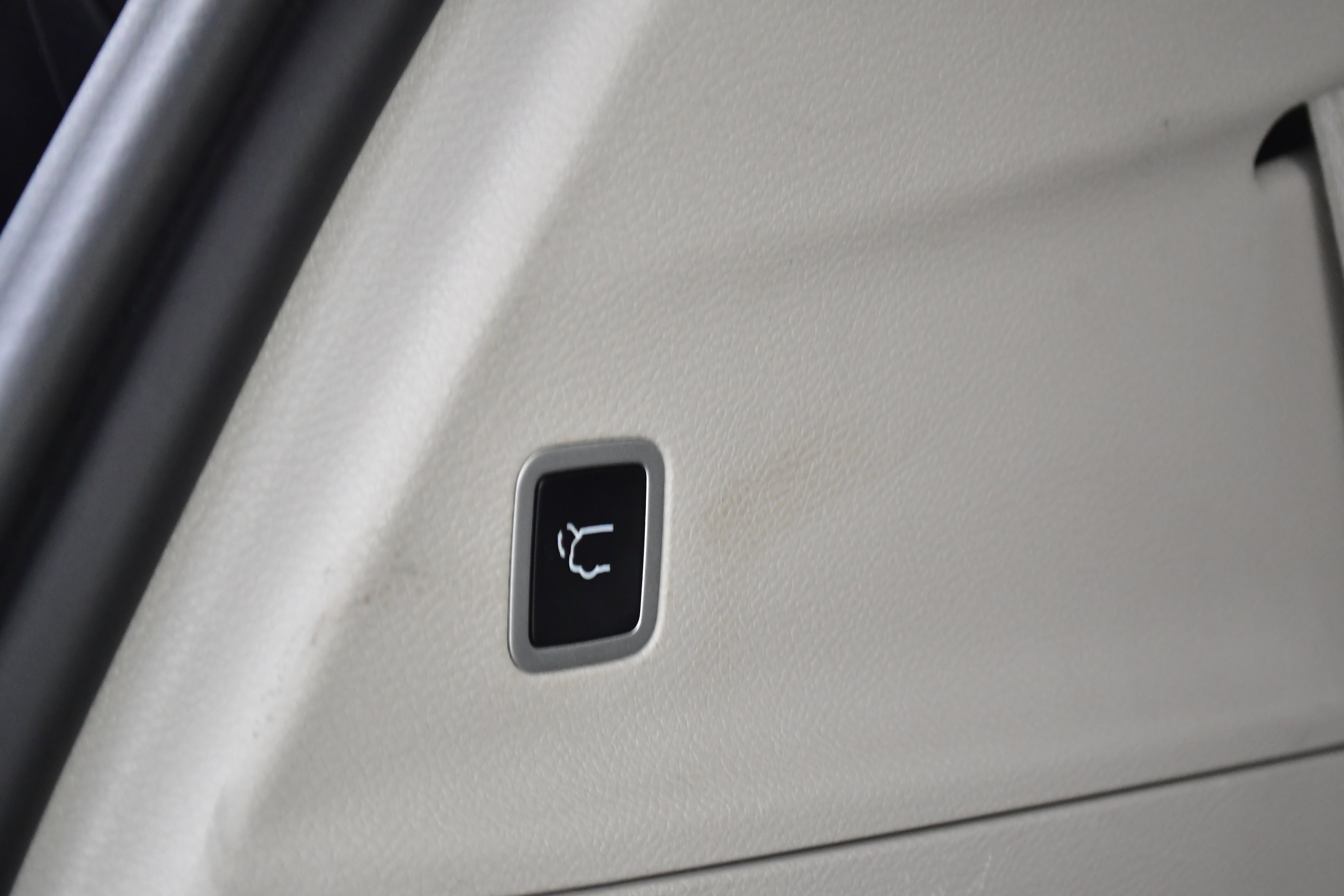 Used 2024 Chrysler Pacifica Touring-L image 32