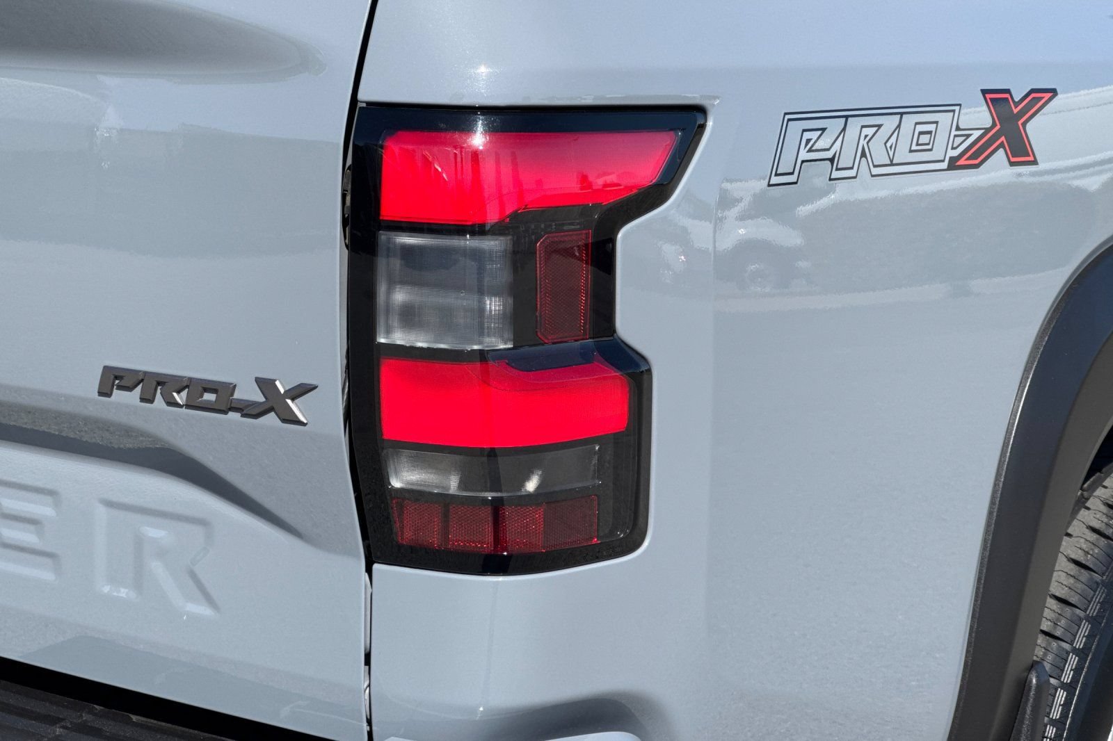 Used 2022 Nissan Frontier Pro-X RWD image 32