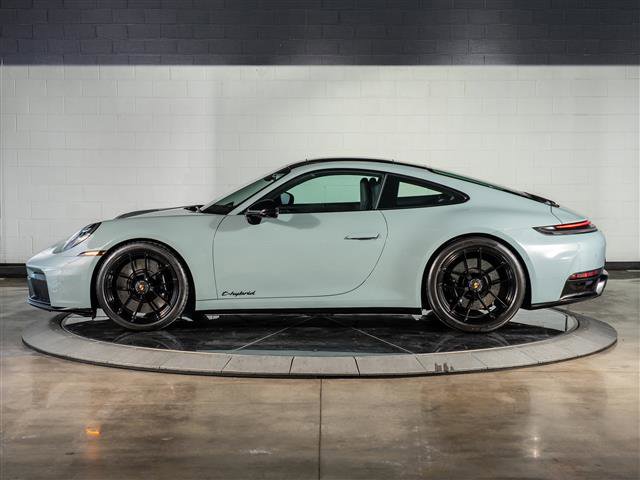 Certified 2025 Porsche 911 Carrera GTS RWD image 2