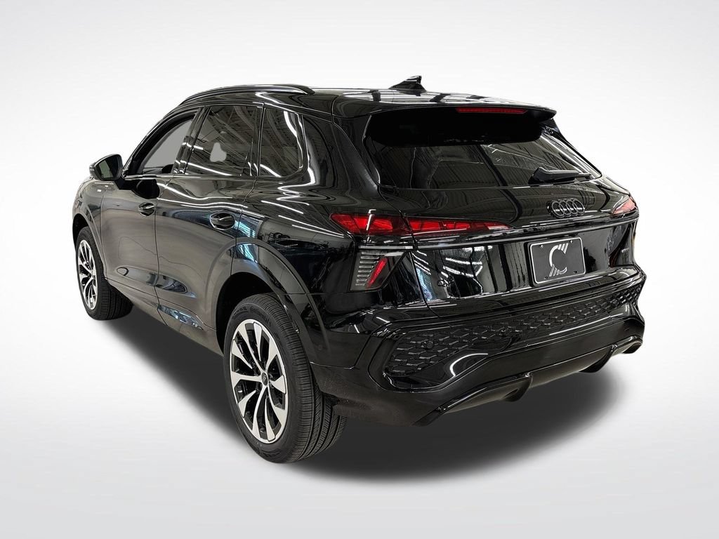 New 2026 Audi Q3 quattro 2.0T AWD/4WD image 3