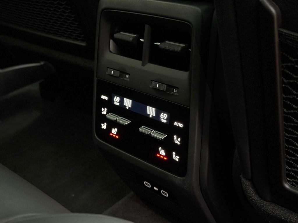 Used 2024 Porsche Macan 4 Electric image 35