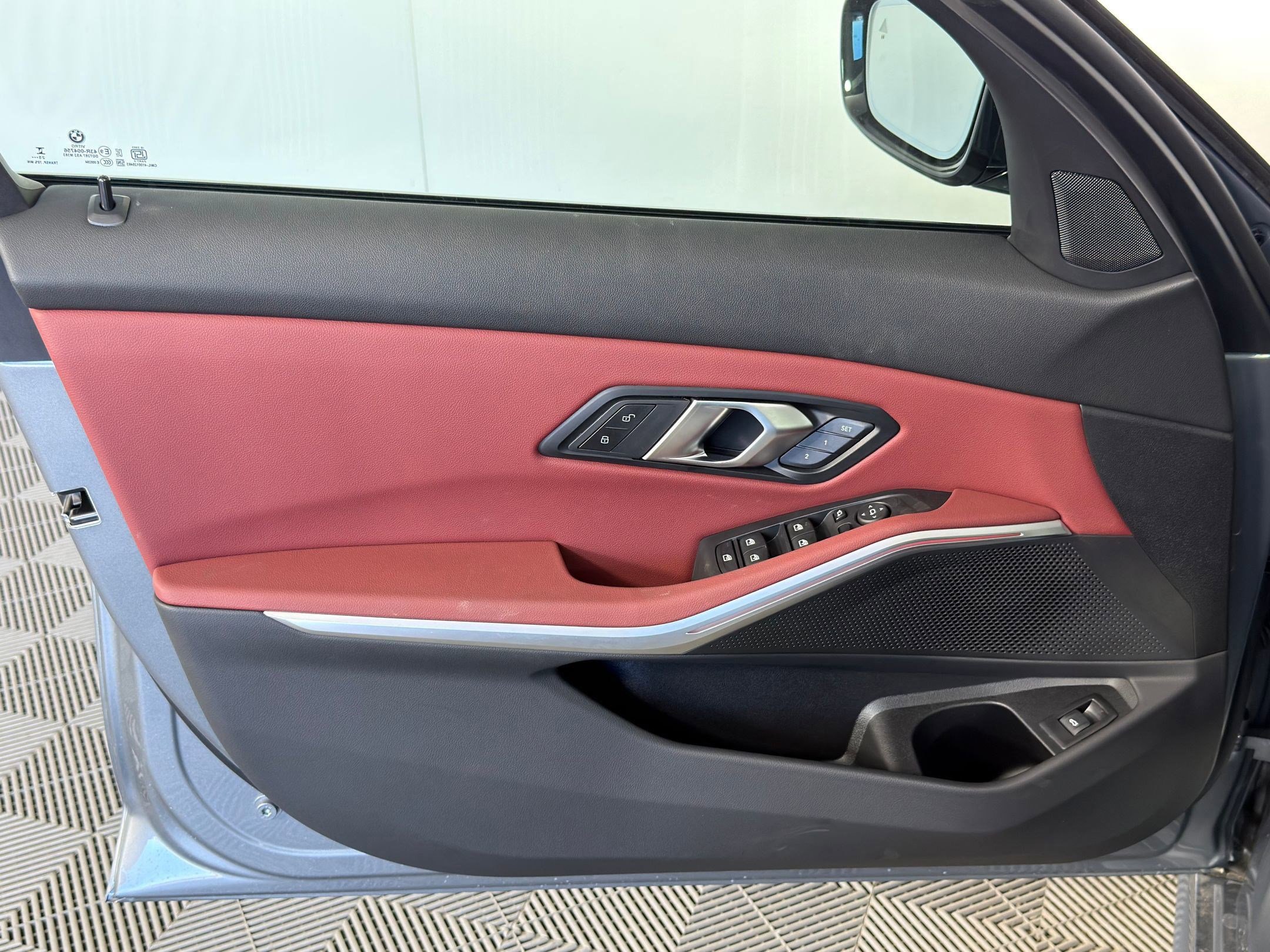 Used 2026 BMW 330i Sedan w/ M Sport Package image 10