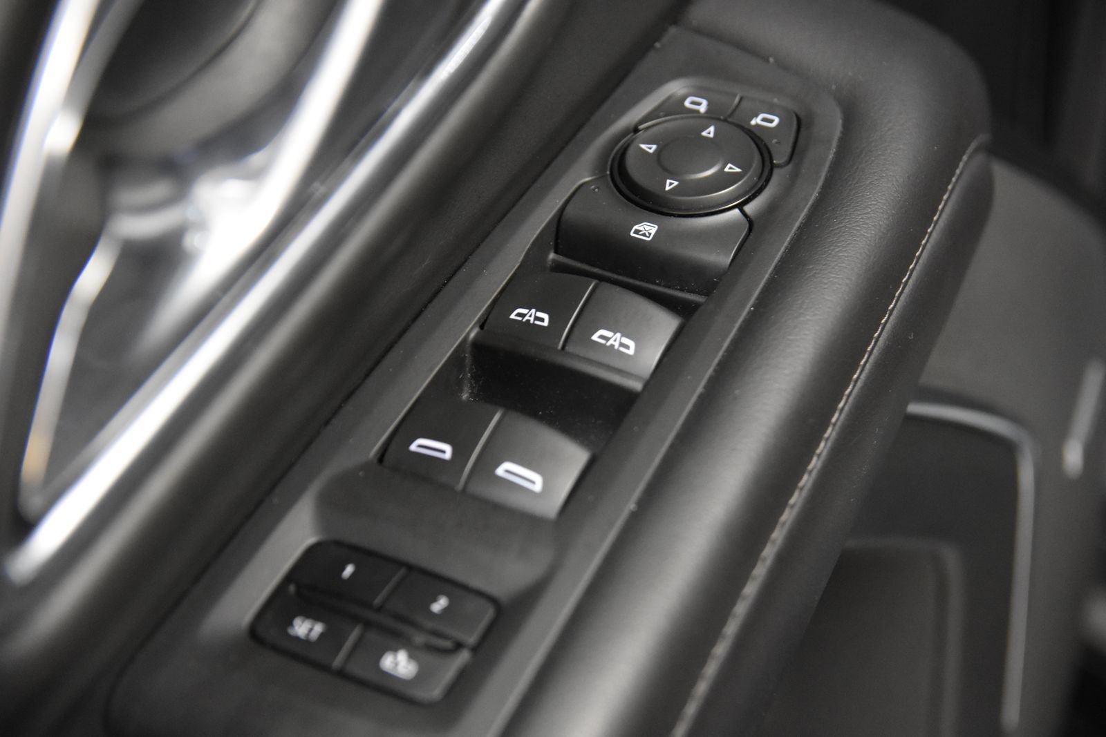 Used 2024 Chevrolet Tahoe LT RWD image 13