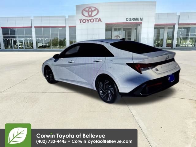 Used 2025 Hyundai Elantra SEL image 17