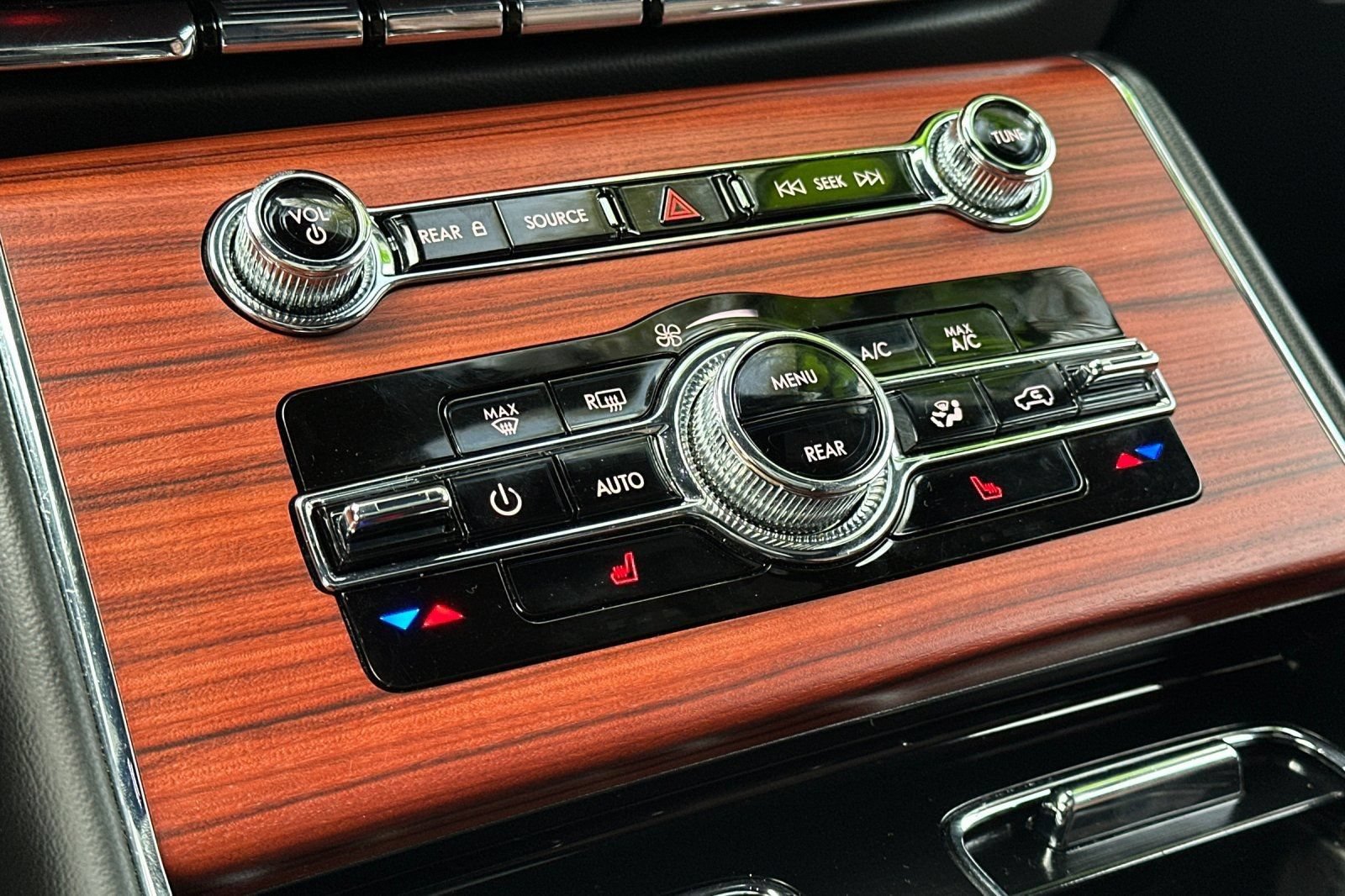Used 2024 Lincoln Aviator Reserve AWD/4WD image 28