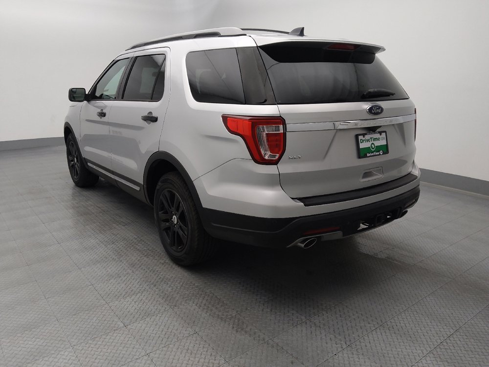 Used 2018 Ford Explorer XLT FWD image 5