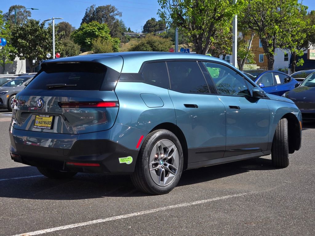 Used 2023 BMW iX xDrive50 image 5