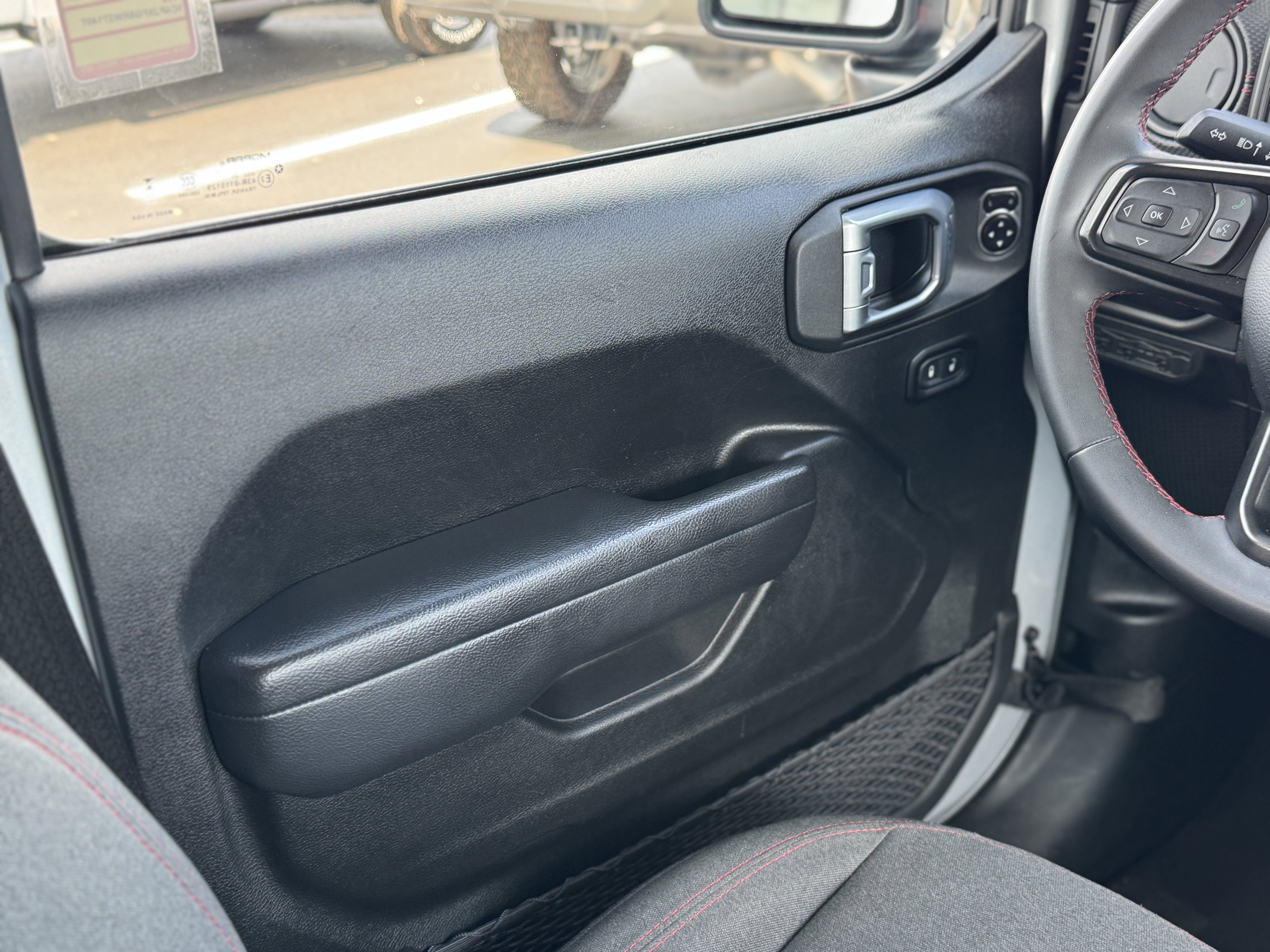 Used 2024 Jeep Wrangler Unlimited Rubicon image 17