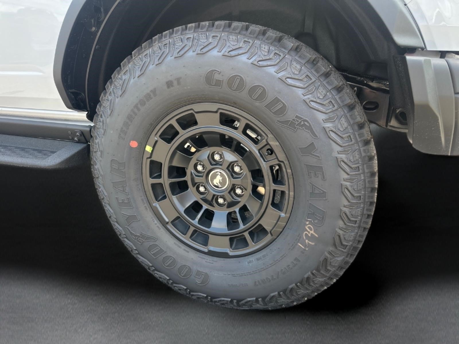 New 2026 Ford Bronco Badlands w/ Sasquatch Package AWD/4WD image 9