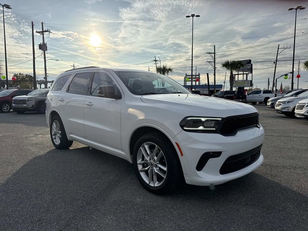 Used 2023 Dodge Durango GT image 3