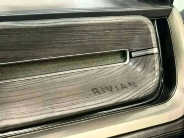 Used 2022 Rivian R1T Adventure AWD/4WD image 24