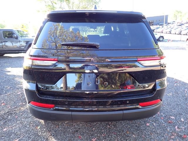 New 2025 Jeep Grand Cherokee Altitude AWD/4WD image 4
