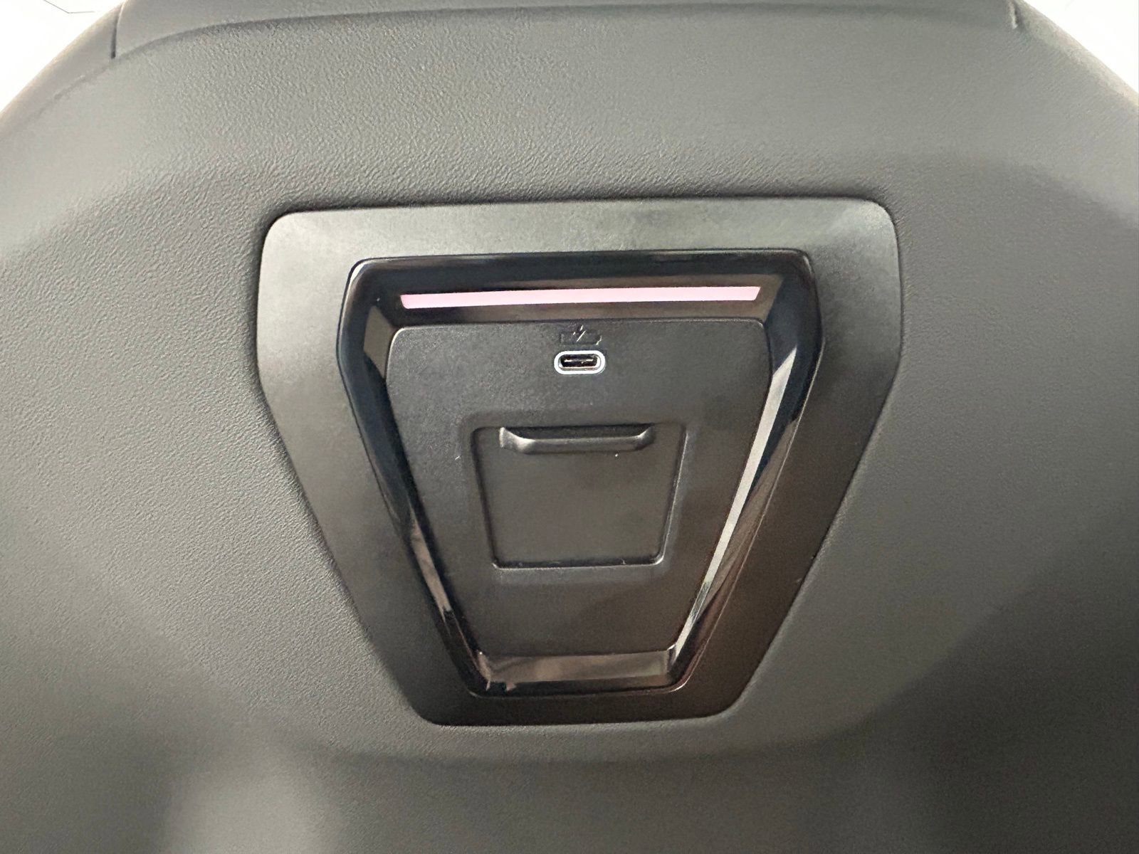 Used 2026 BMW 550e xDrive image 34