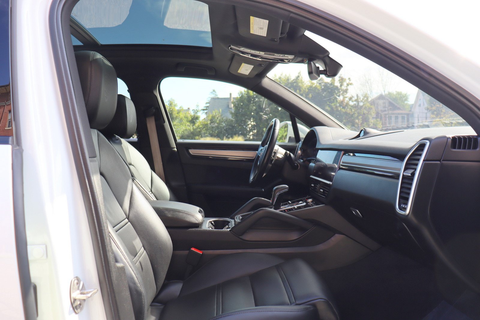 Used 2023 Porsche Cayenne Platinum Edition AWD/4WD image 18