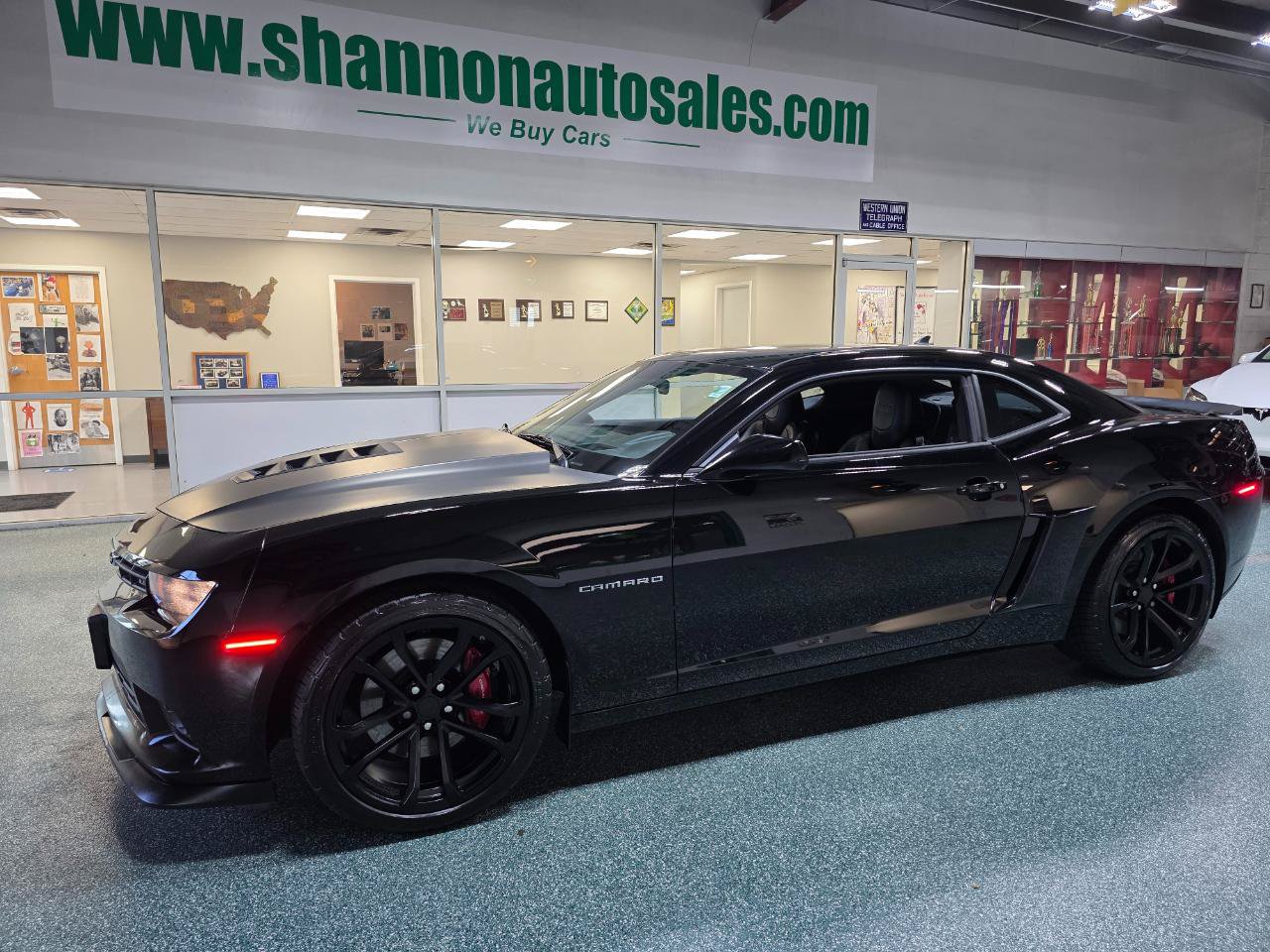 Used 2014 Chevrolet Camaro SS w/ SS Performance Package RWD image 2