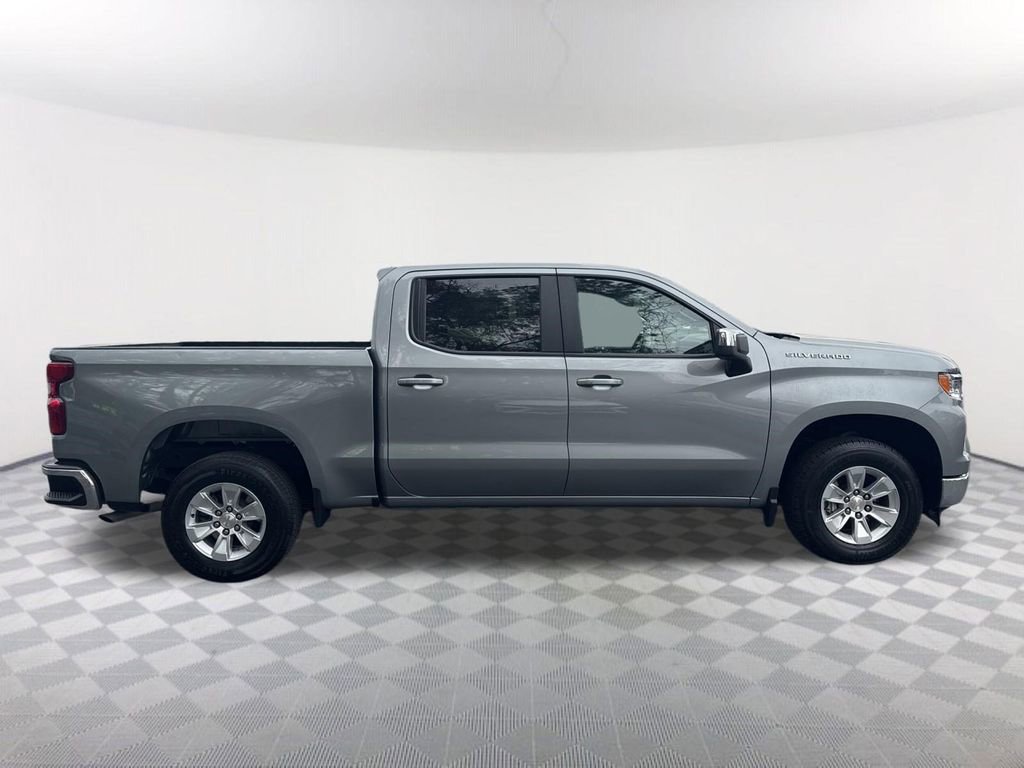 Used 2025 Chevrolet Silverado 1500 LT image 4