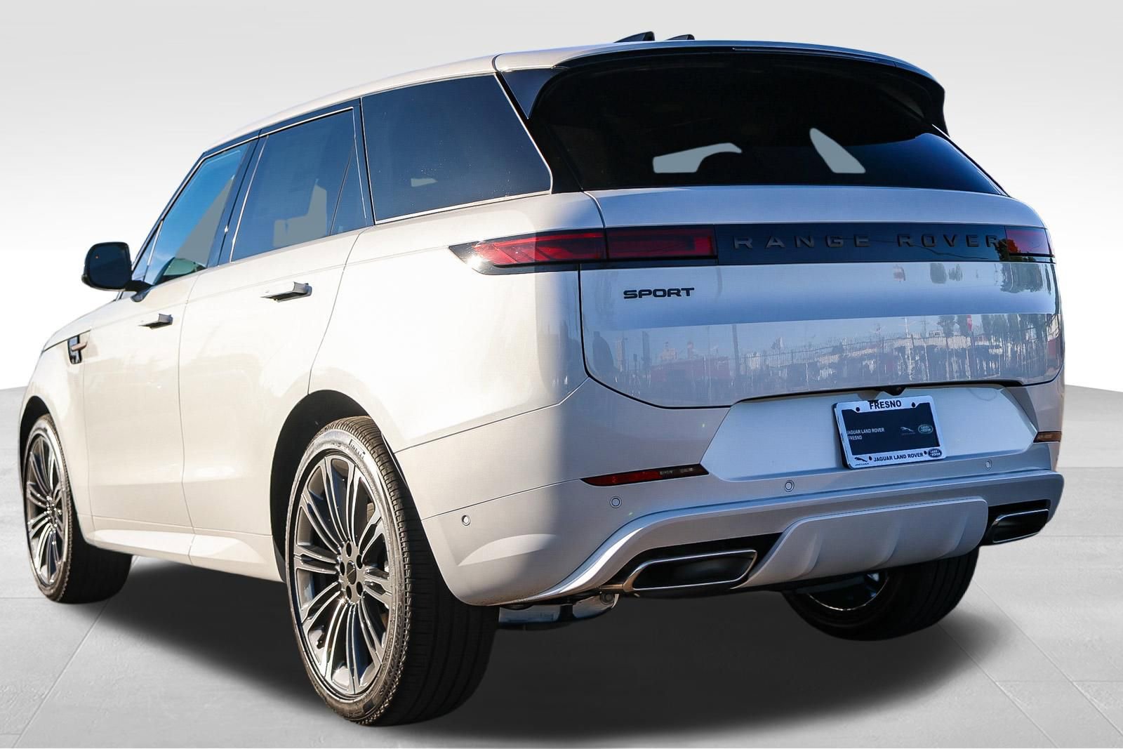 New 2026 Land Rover Range Rover Sport Dynamic SE image 7