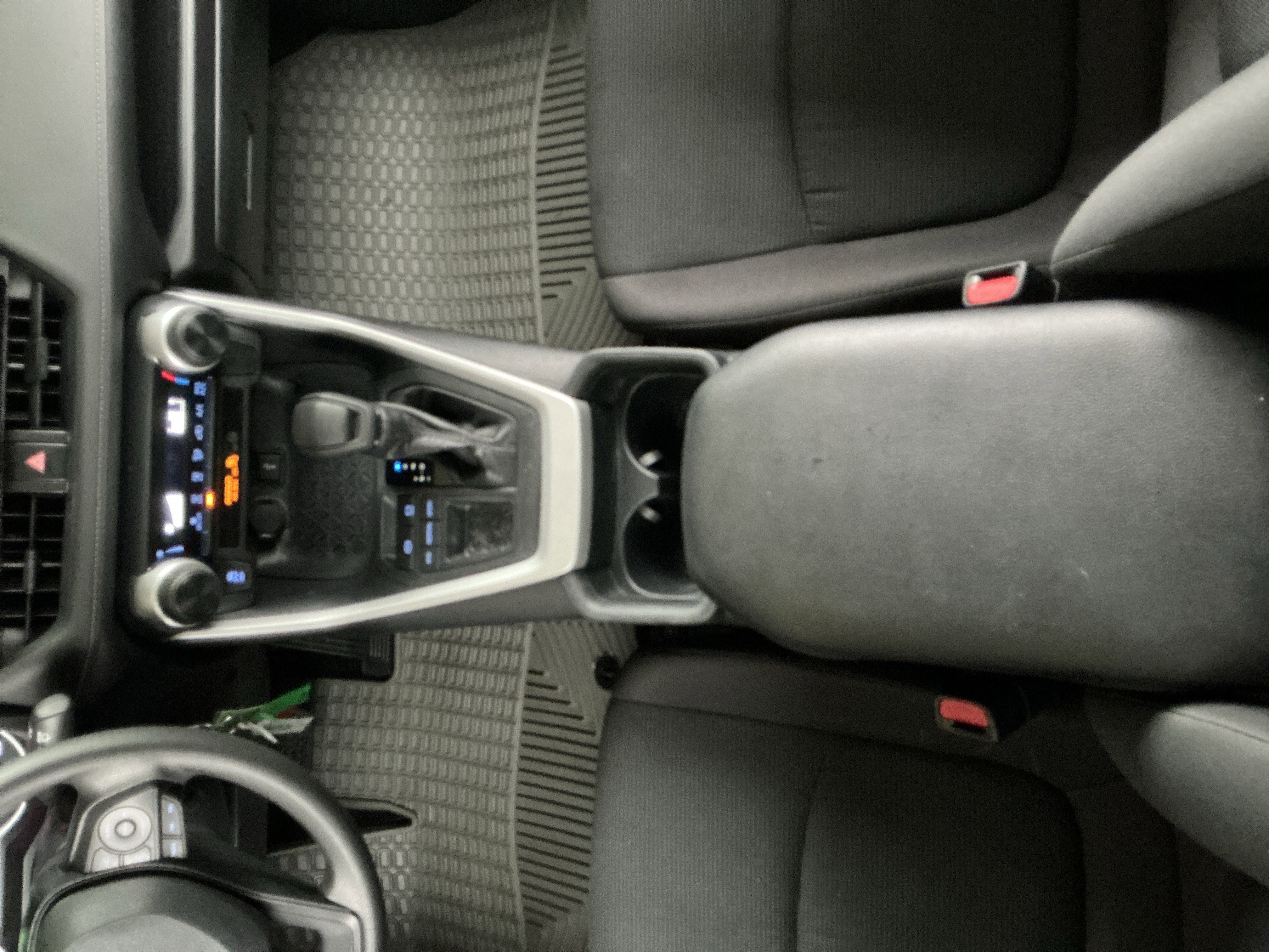 Used 2020 Toyota RAV4 LE image 11