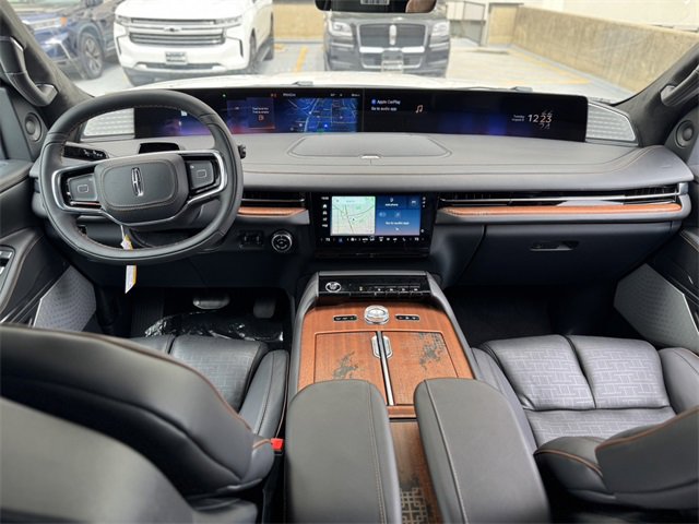 New 2025 Lincoln Navigator Black Label image 32
