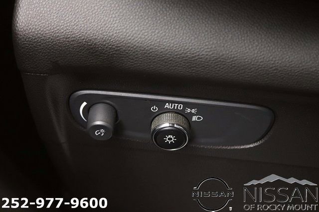 Used 2021 Buick Envision Essence w/ Sport Touring Package image 28
