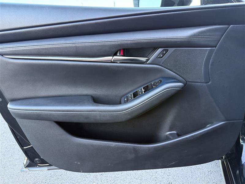 Used 2019 MAZDA MAZDA3 Hatchback FWD image 25