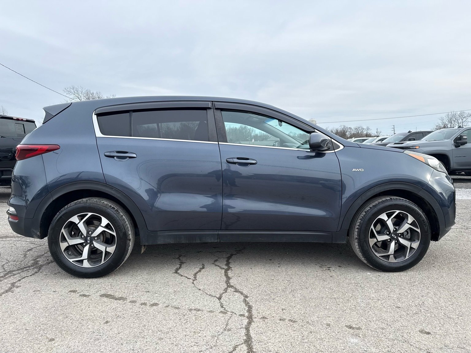 Used 2020 Kia Sportage LX image 10