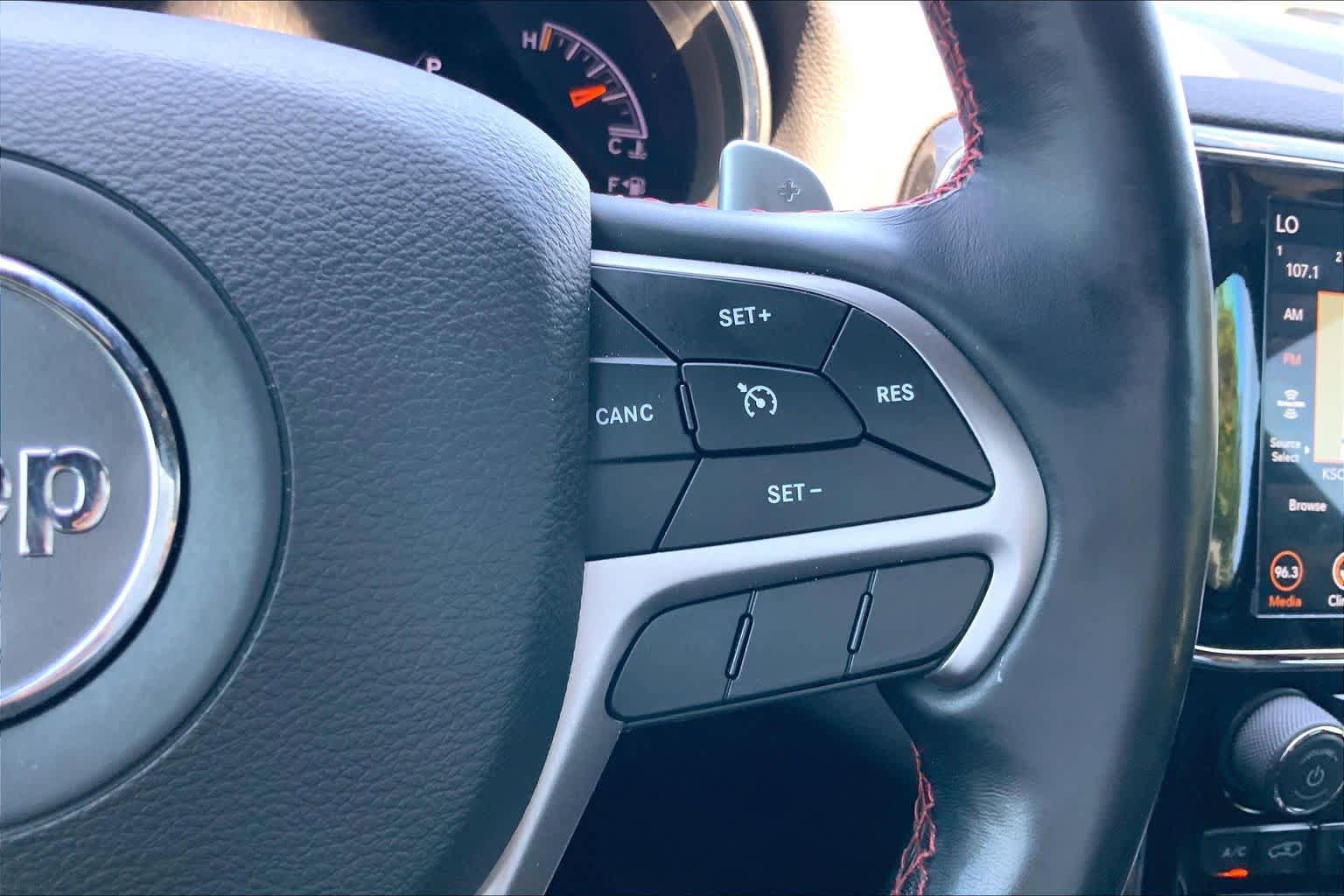 Used 2020 Jeep Grand Cherokee Trailhawk w/ Trailhawk Luxury Group AWD/4WD image 25