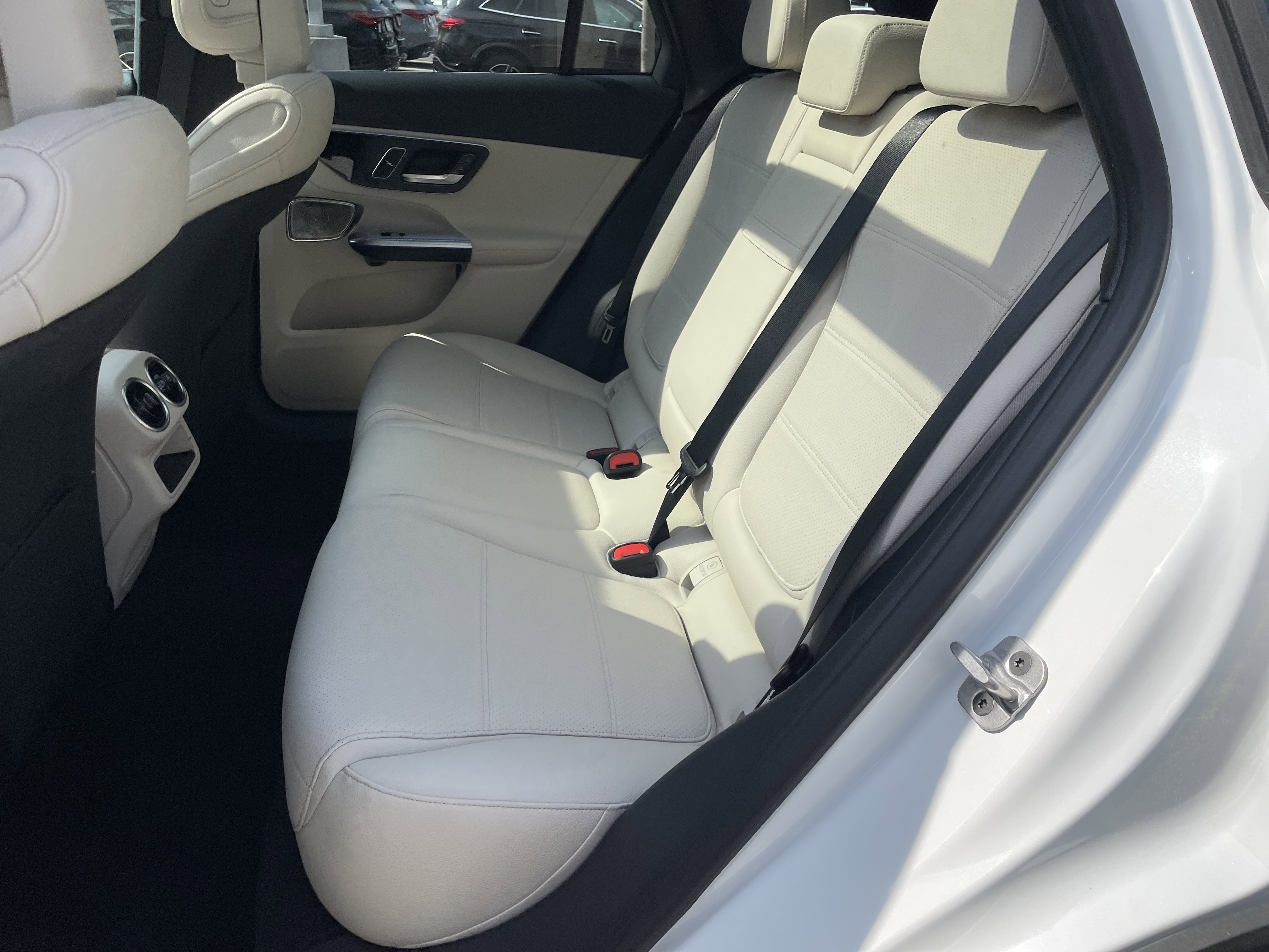 New 2026 Mercedes-Benz GLC 300 image 37