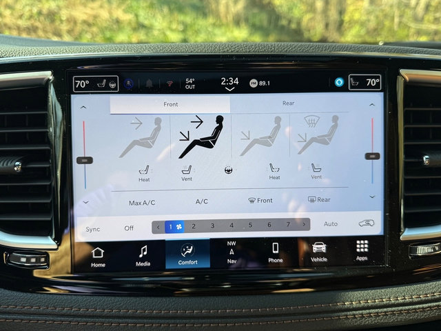 New 2026 Chrysler Pacifica Pinnacle image 33