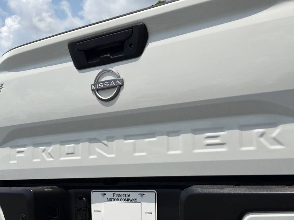 Used 2025 Nissan Frontier SV w/ SV Convenience Package RWD image 17