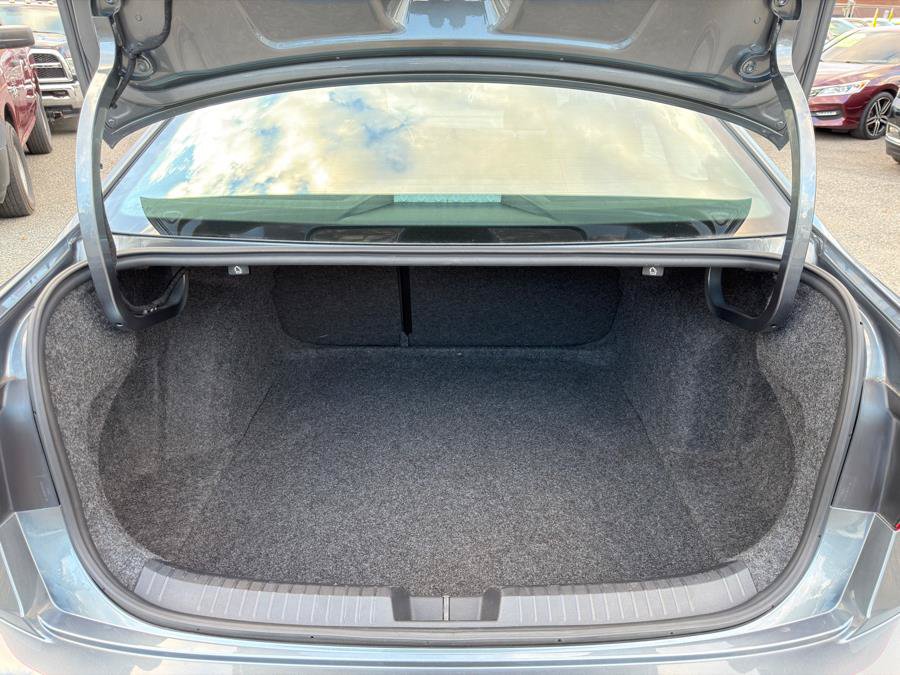 Used 2024 Volkswagen Jetta SE FWD image 38